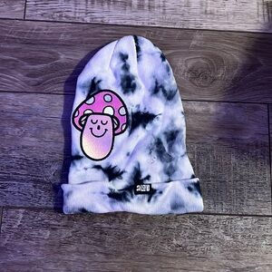 beanie used really only once good quality heavier, the feel is a tighter fit